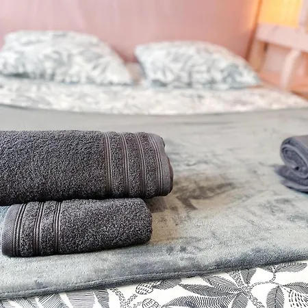 La Family House, Spacieuse Avec Wifi, Exterieur Et Parking Affittacamere 3*