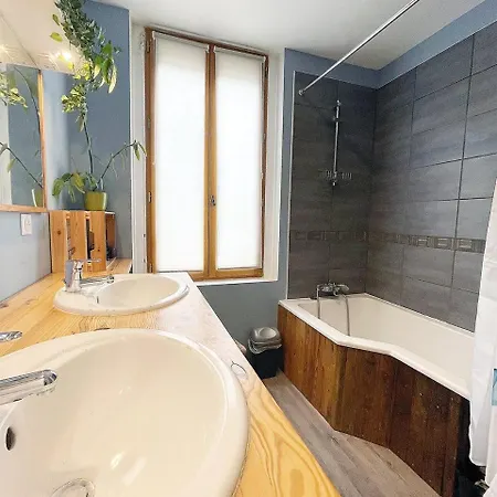 La Family House, Spacieuse Avec Wifi, Exterieur Et Parking بيت ضيافة Cormicy